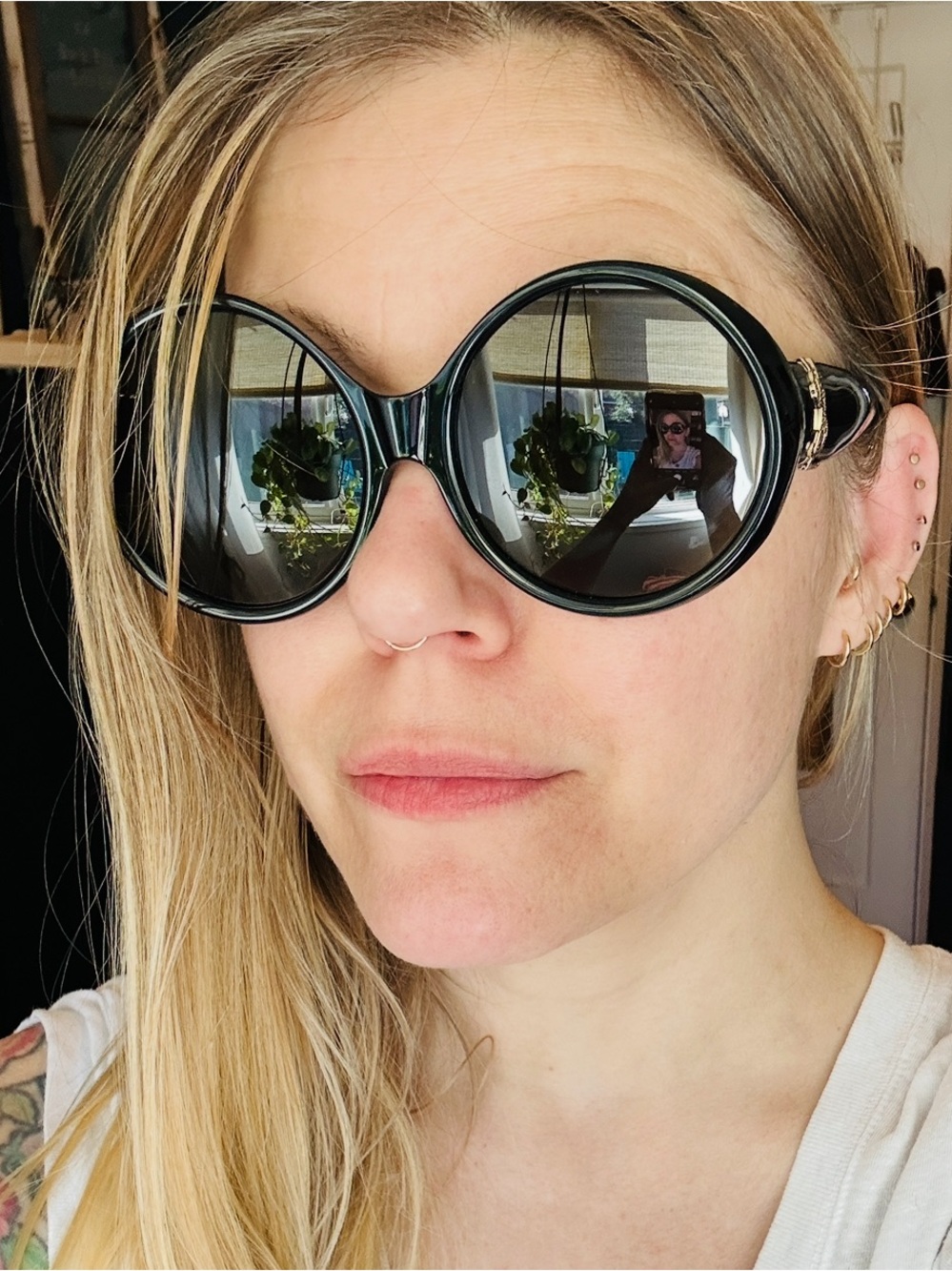 YSL Large Black Round Women’s Designer Sunglasses - PERFECTION!! UV Protection - Picture 3 of 6